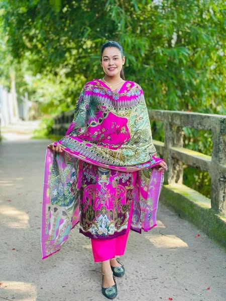 রেডিমেট ভাইরাল সিল্ক থ্রি পিস - Image 3